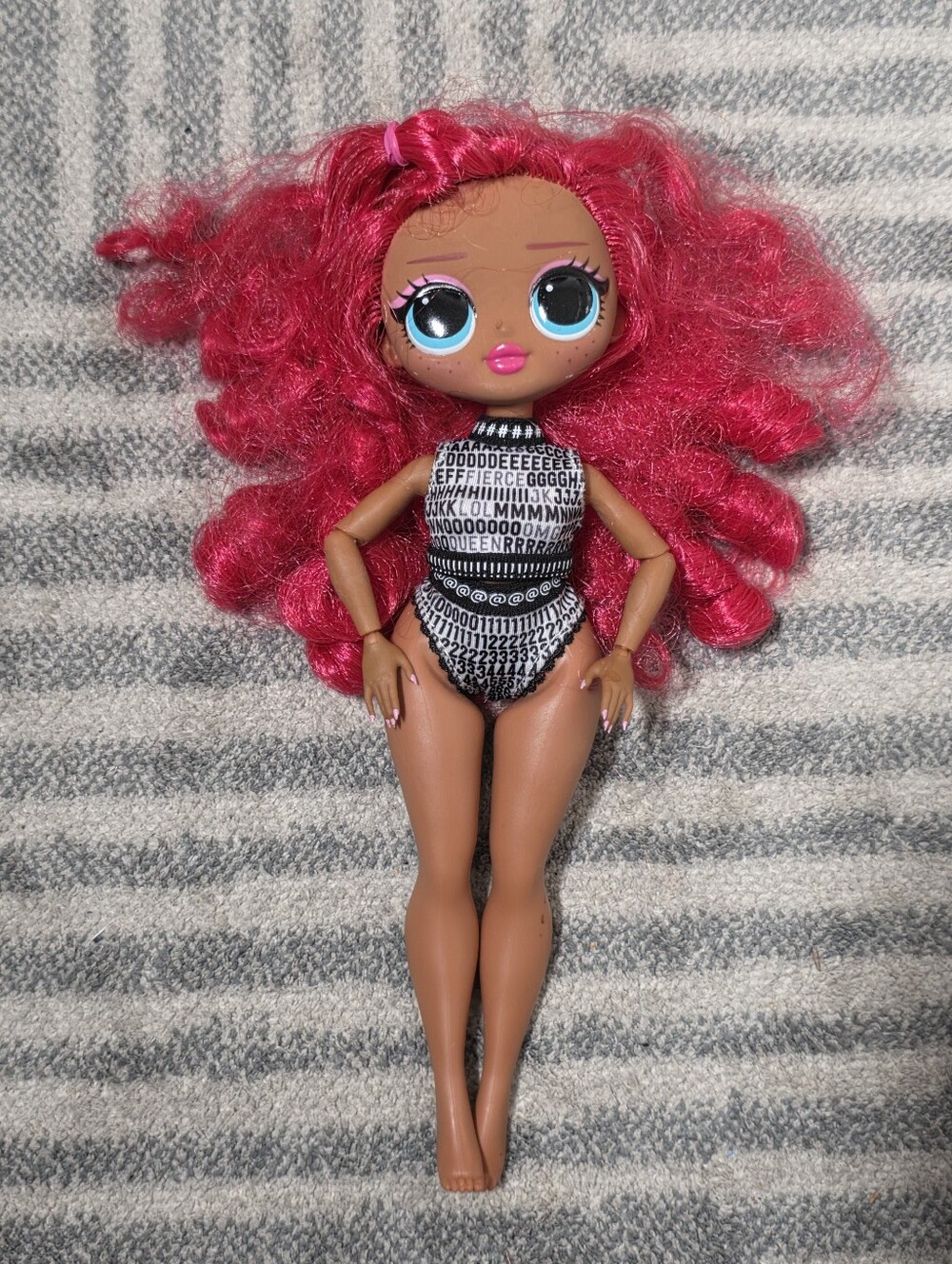 LOL Surprise OMG Class Prez Fashion Doll MGA 2019 Pink Curly Hair Black